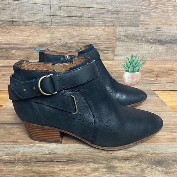 Clarks Spye Belle Black Leather Ankle Booties women’s 9.5 boho - Picture 1 of 10